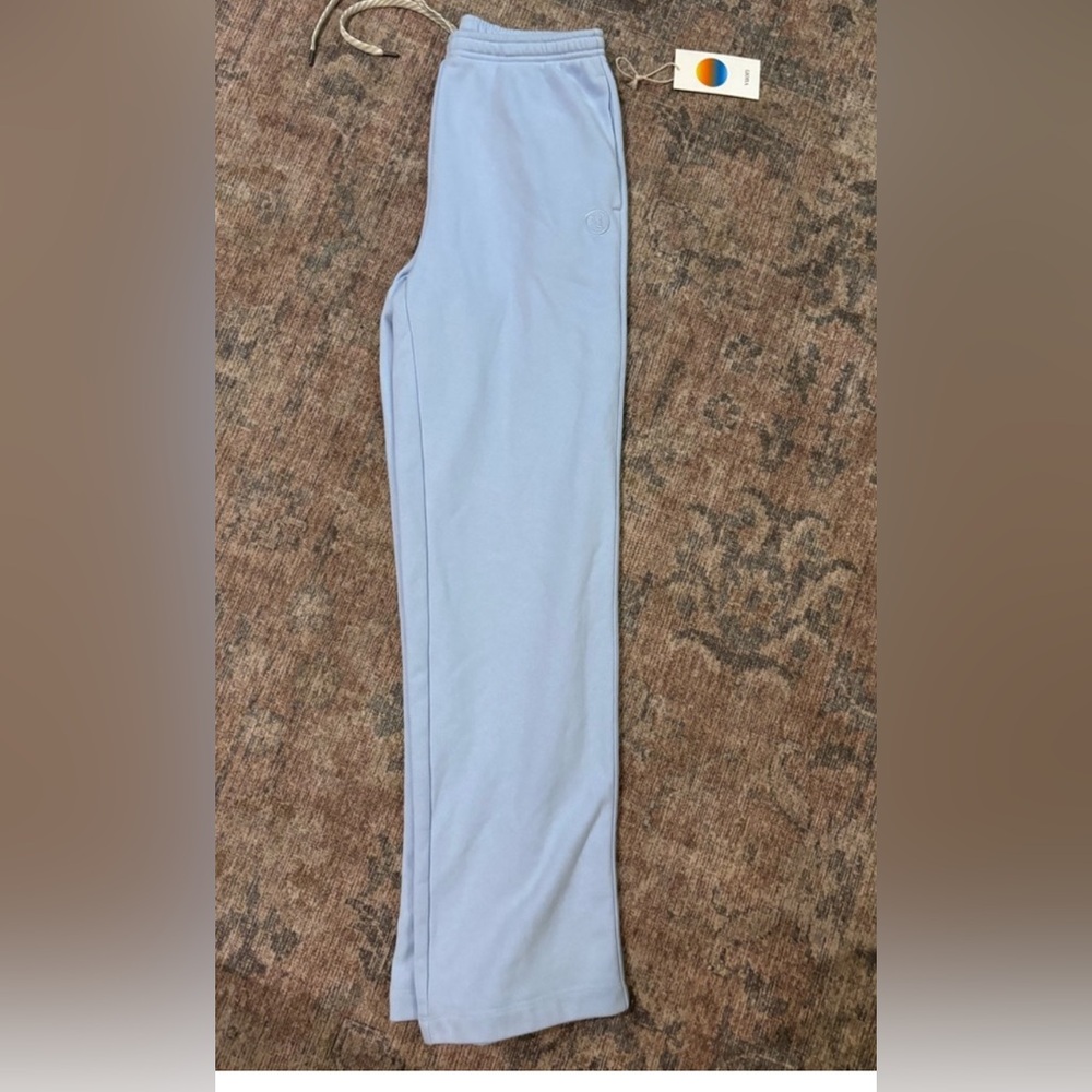 NWT Vuori Sedona Straight Leg Sweatpants color crystal blue - Picture 2 of 2